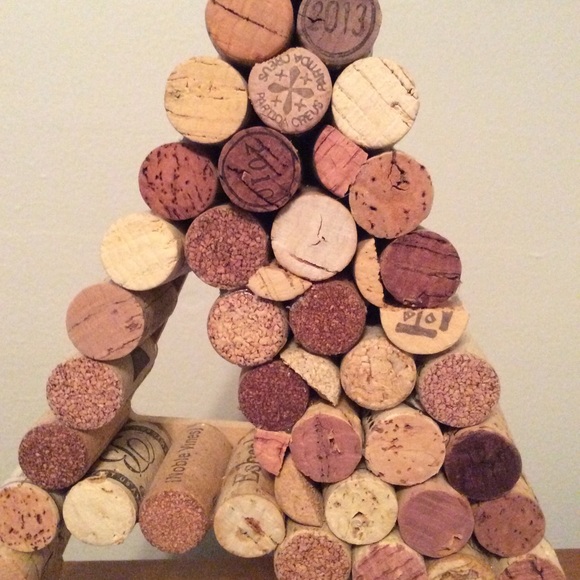 🅰️🍷 Letter A red wine Cork Decor 🍷🅰️ - Picture 4 of 4